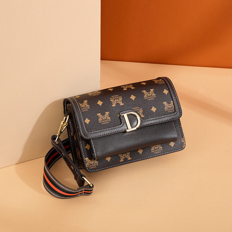 女2020新款宽肩带印花复古斜挎包 oskiaissa女士包袋