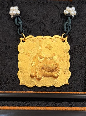 金包银布老虎吊坠项链錾刻中式方牌项坠百搭吊坠送女友礼物可定制