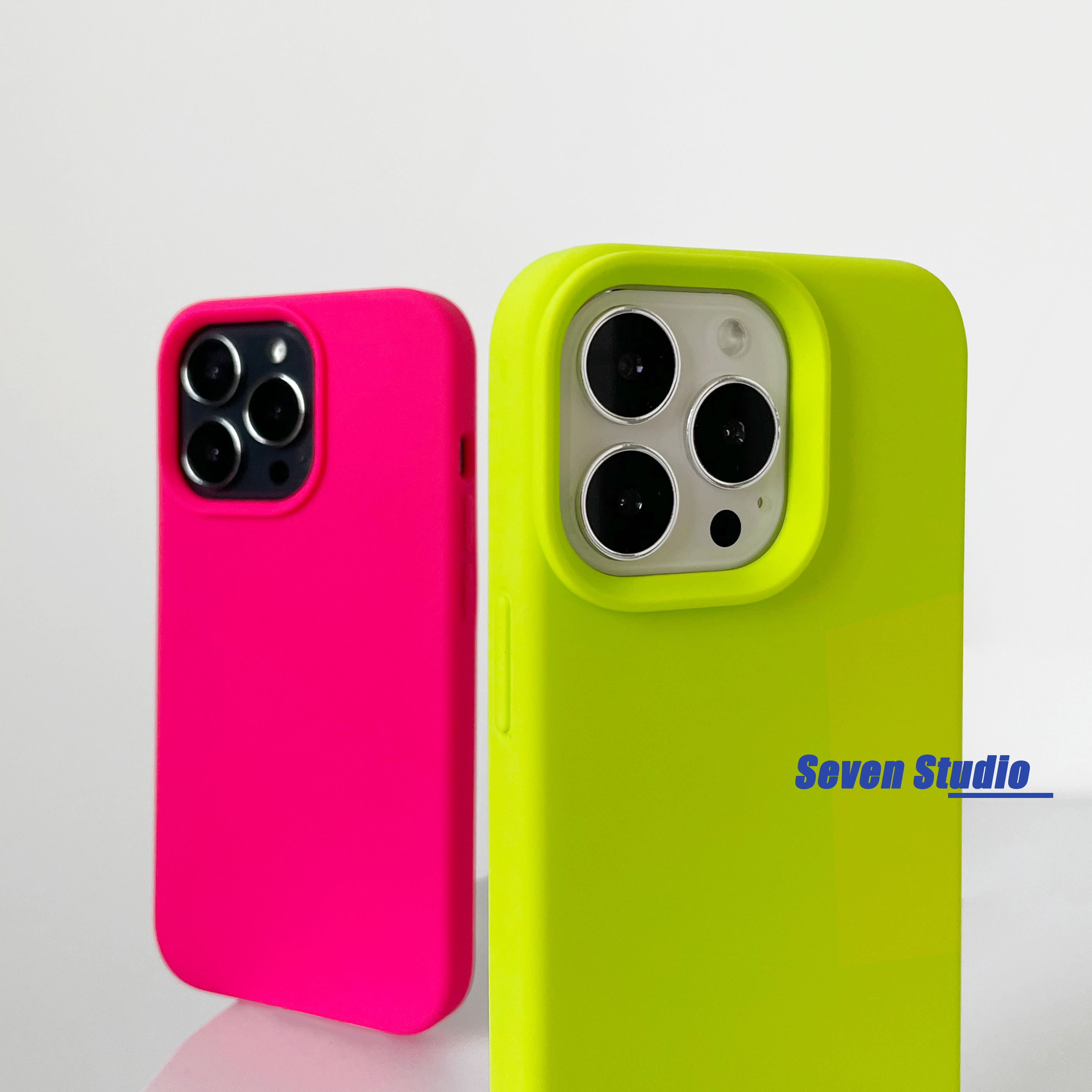 高级荧光粉液态硅胶软糯iPhone15苹果14promax适用13手机壳12情侣-图1
