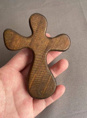 松木木头十字架手握创意木制小把件10cm装饰木雕