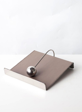 不锈钢/皮革简约现代餐厅摆件