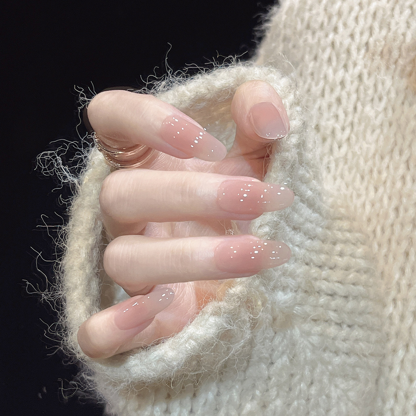 纯手工穿戴款美甲2026新款高级感中长款显白裸粉色杏仁婚甲西西娅,淘宝优惠券,粉丝福利购,淘宝优惠卷