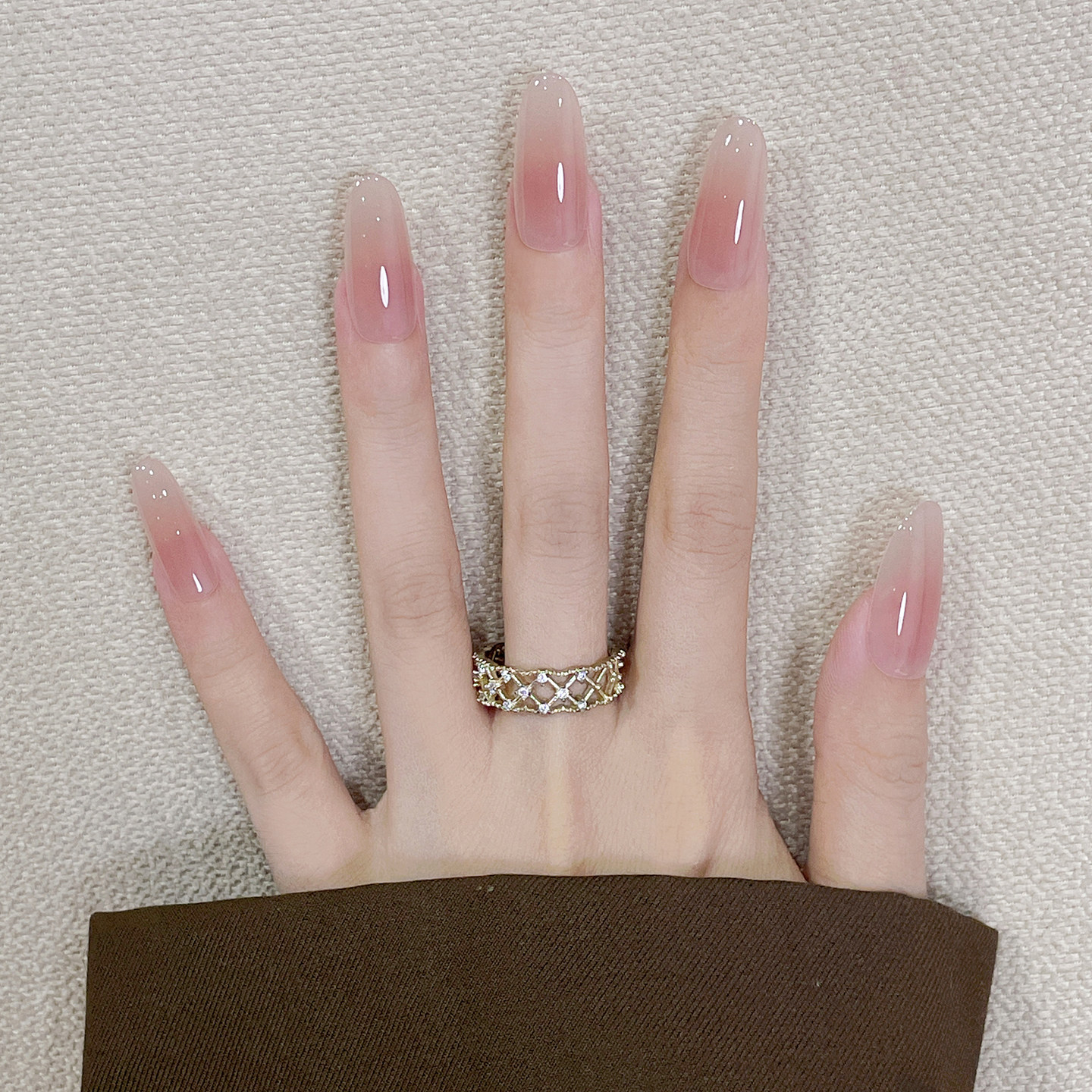 纯手工穿戴款美甲2026新款高级感中长款显白裸粉色杏仁婚甲西西娅,淘宝优惠券,粉丝福利购,淘宝优惠卷