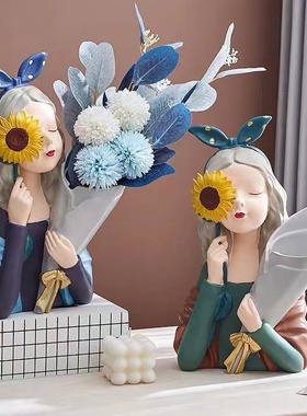 向日葵捧花女孩餐桌店铺花店装饰