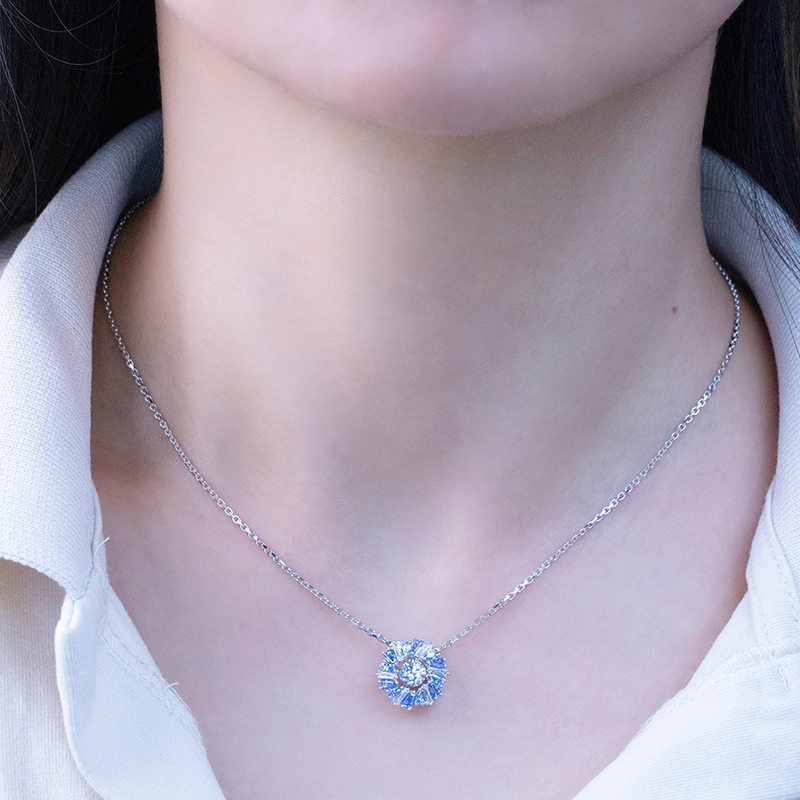 Swarovski/施华洛世奇24新品蓝色花朵水晶女锁骨项链5680013