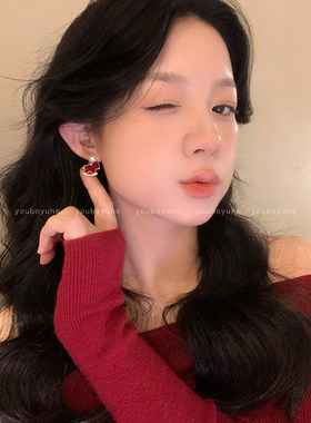 新年红丝绒小马珍珠银针耳钉