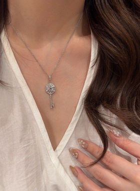 项链钥匙链月光石精致吊坠满钻