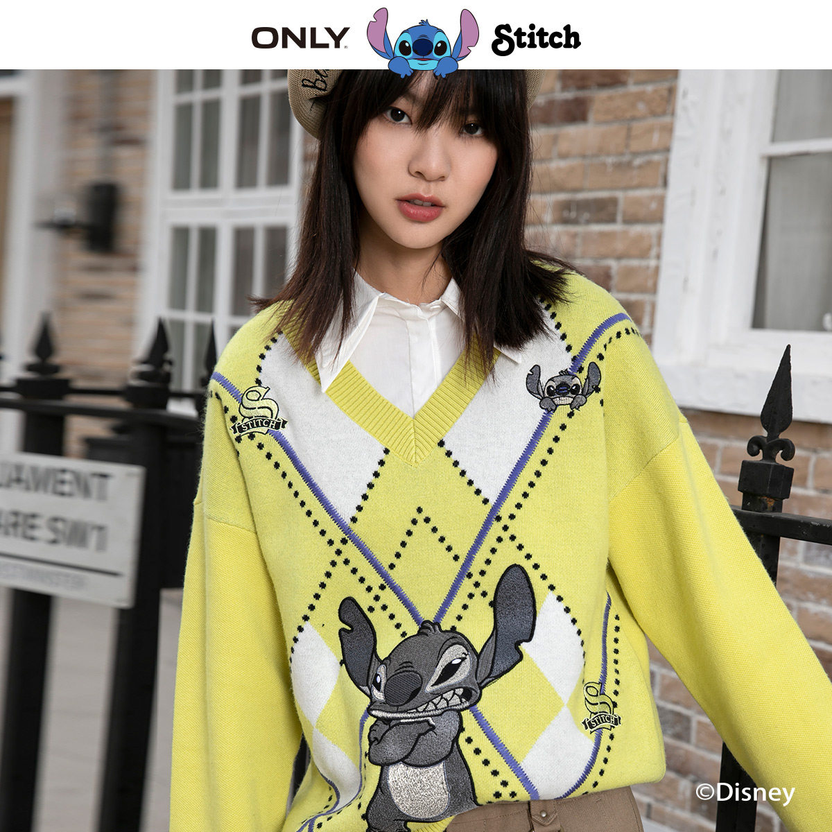 only2021史迪奇联名短款宽松v领女 ONLYoutlets店毛针织衫
