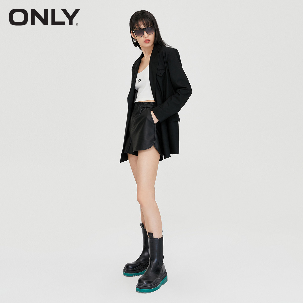 only2021纯色简约高腰直筒pu休闲裤 ONLYoutlets店休闲裤