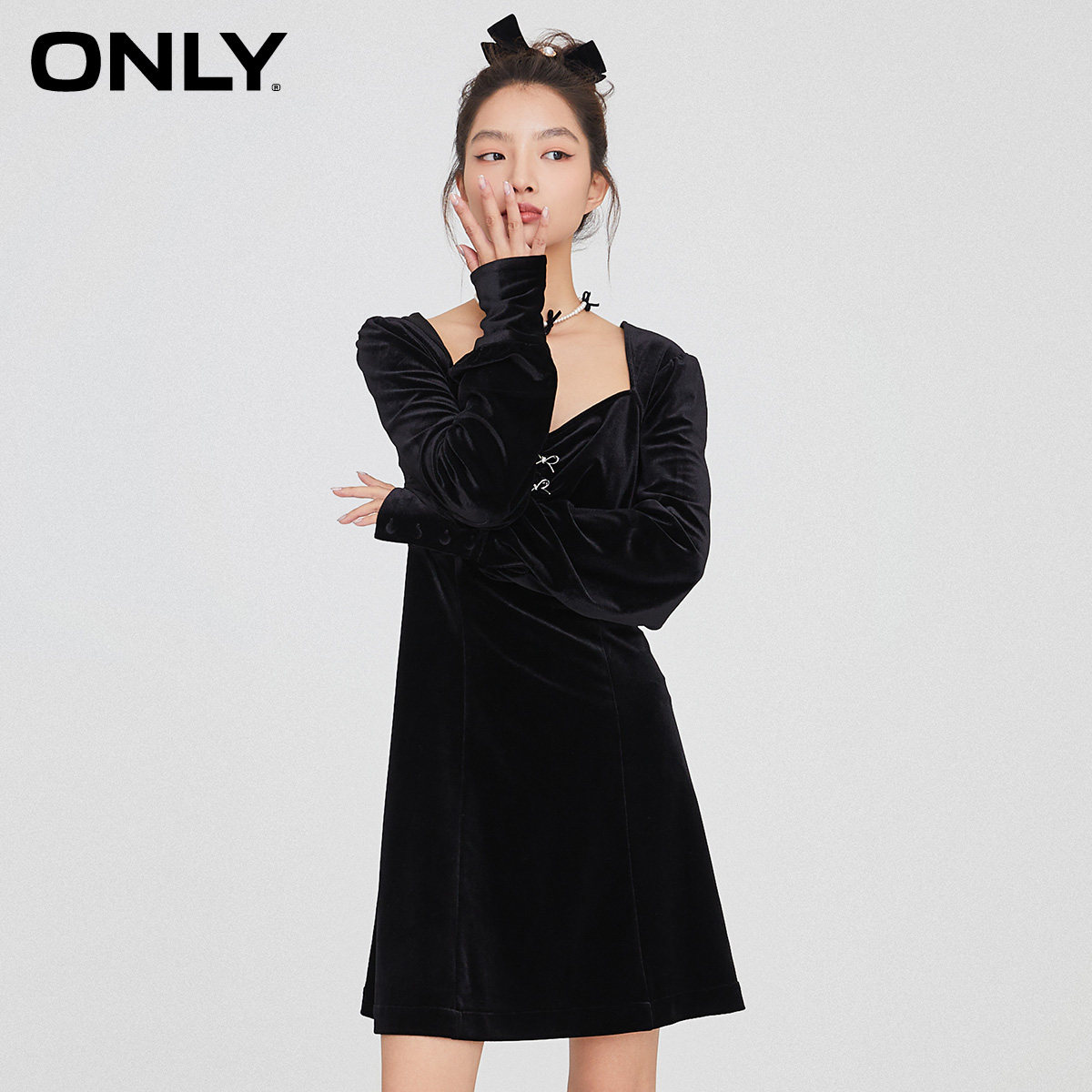 only2021秋季新款a字丝绒连衣裙 ONLYoutlets店连衣裙