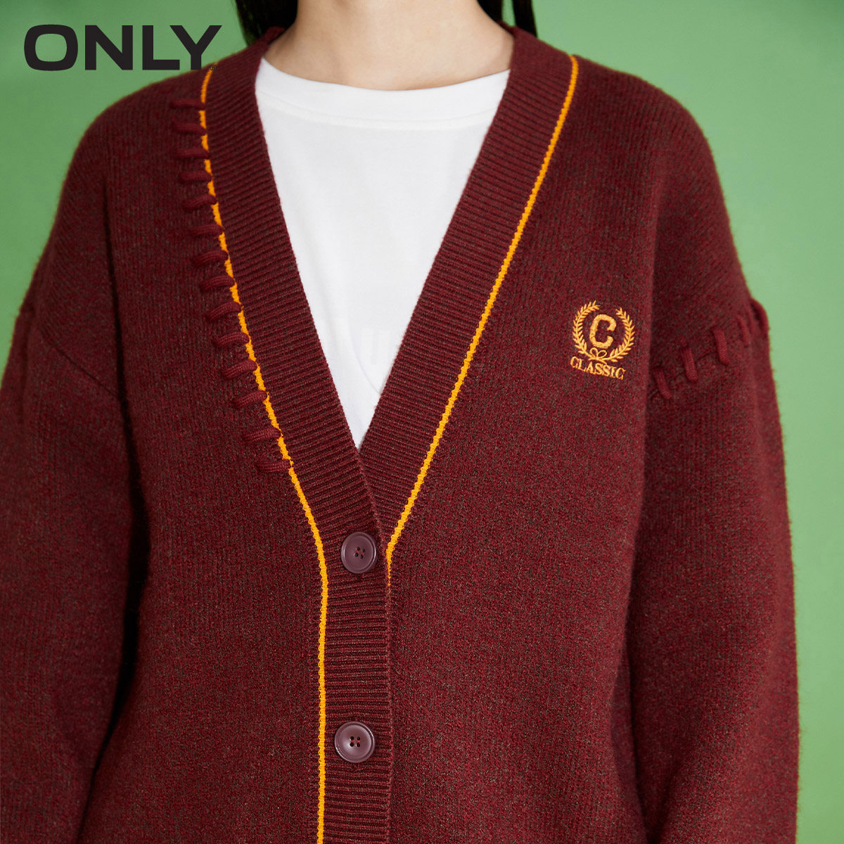 only奥莱学院风刺绣v领女针织衫 ONLYoutlets店毛针织衫