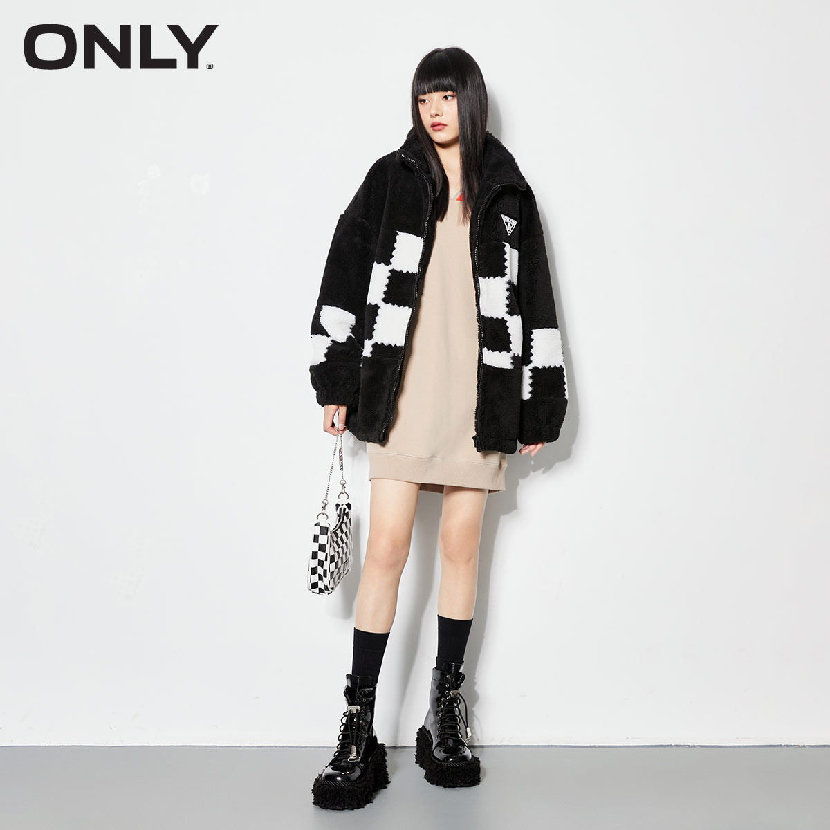 only奥莱春季新款撞色棋盘格纹棉服 ONLYoutlets店棉衣/棉服