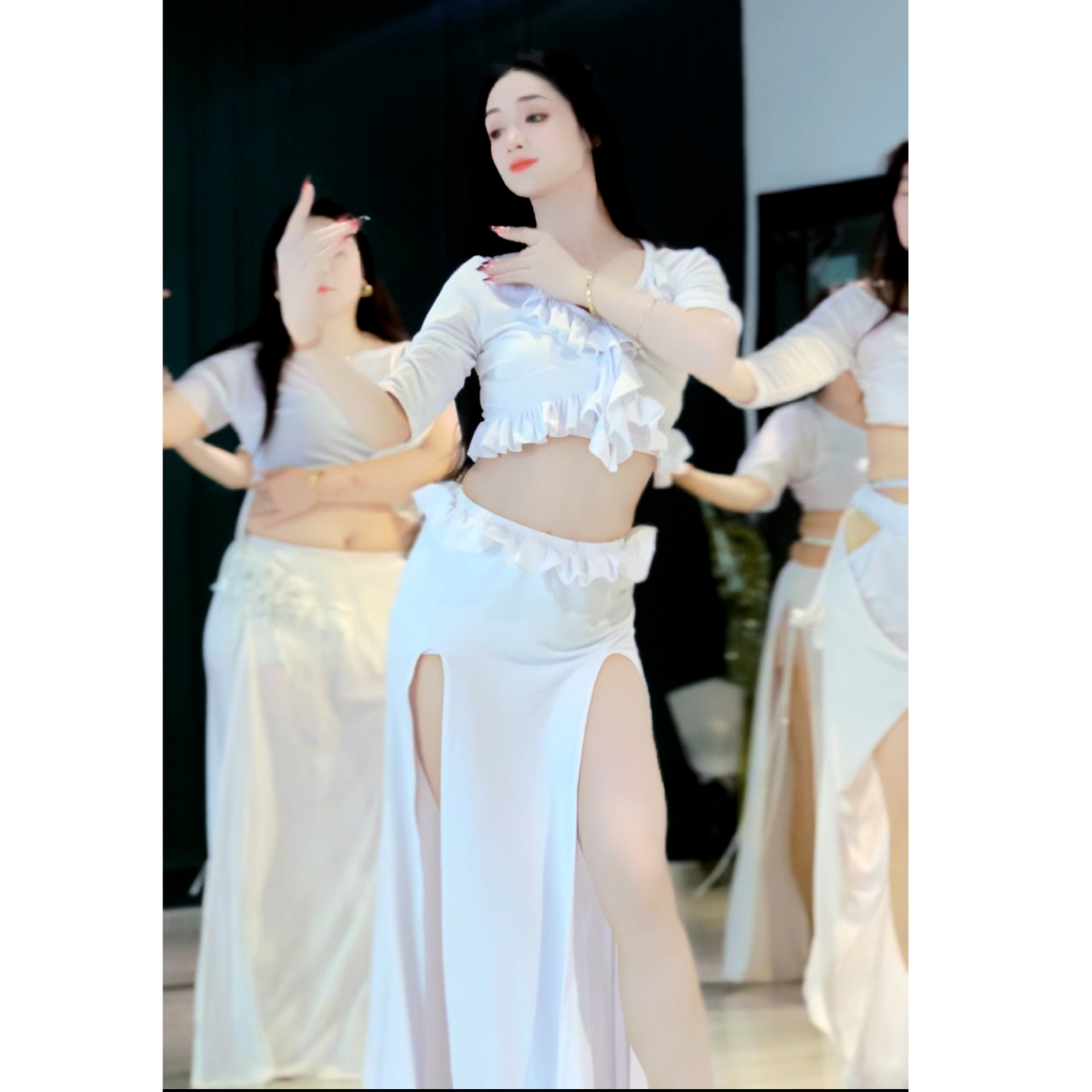 悦梦风璐肚皮舞纯欲风东方舞显瘦白色高级气质演出服花边设计团体 - 图2