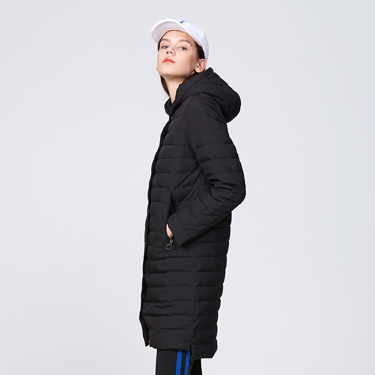 雪中飞 轻薄羽绒服女中长款韩版时尚收腰连帽纯色外套 outlets 雪中飞 轻薄羽绒服女中长款韩版时尚收腰连帽纯色外套 outlets