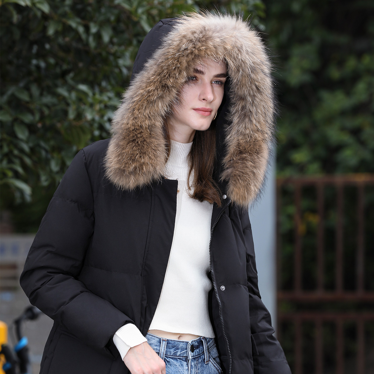 雪中飞 秋冬新款时尚活力加厚廓形连帽大毛领羽绒服女中长款 2019 雪中飞 秋冬新款时尚活力加厚廓形连帽大毛领羽绒服女中长款 2019