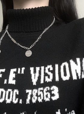 钛钢圆牌字母中性质感拼接项链轻奢小众ins嘻哈2023新款女毛衣链