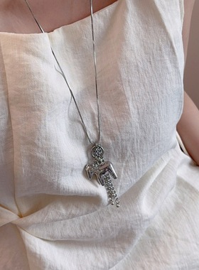 韩系ins银色小马吊坠项链女高级感小众长款毛衣链日常百搭配饰品