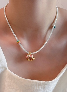 时尚轻奢彩虹多巴胺木马珍珠项女简约高级感锁骨链串珠新中式颈链