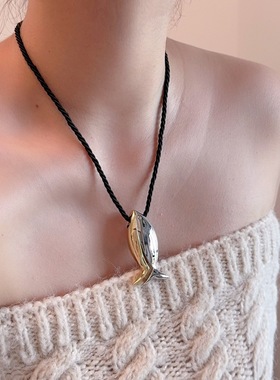 小众设计感轻奢撞色拼接小鱼项链女简约精致气质锁骨链颈链配饰品
