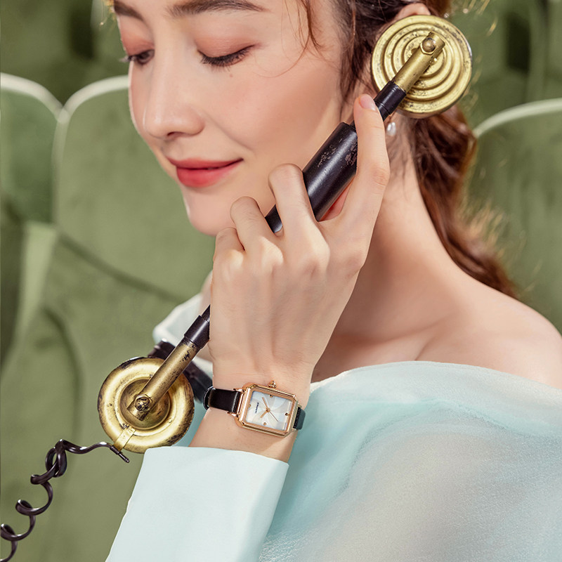 马克华菲新款复古简约小方绿表手表 马克华菲手表国产腕表