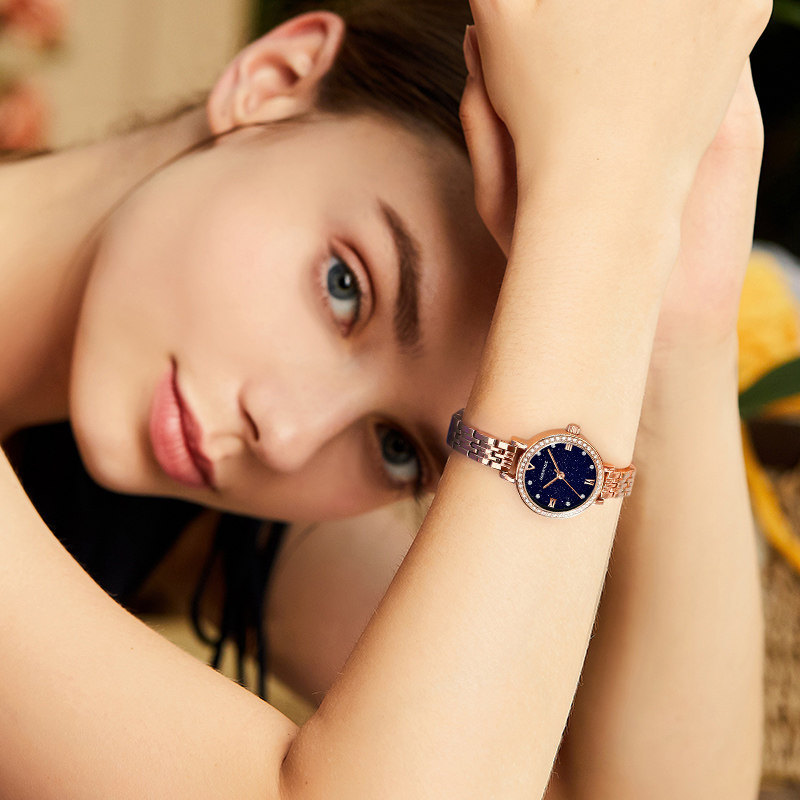 马克华菲轻奢复古镶钻女士表小绿表 马克华菲手表国产腕表