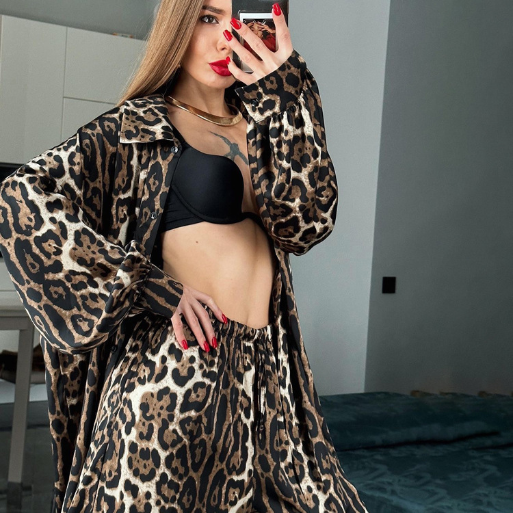 欧美风豹纹印花宽松上衣裤子套装Printed leopard top pants suit