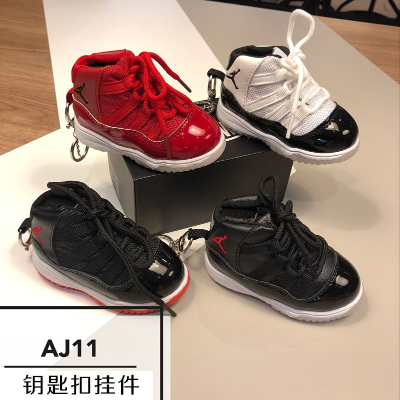 创意手工鞋钥匙扣立体球鞋模型书包挂件汽车摆件挂饰生日礼物包邮