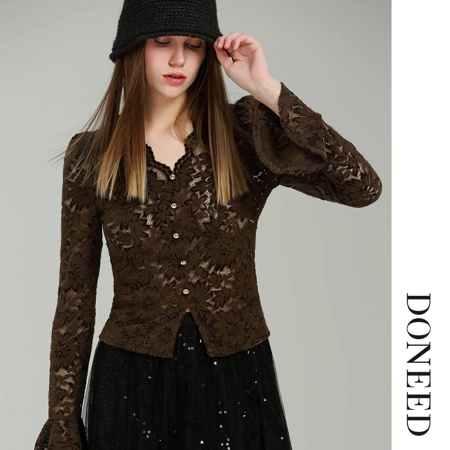 DONEED初春新款V领蕾丝衬衫复古优雅设计感喇叭袖镂空短款上衣女