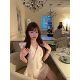 ເສື້ອຢືດຄໍ V-neck ສີຂາວລະດູຮ້ອນ