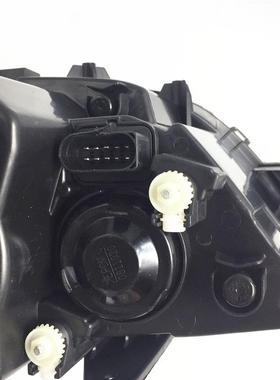 适用于15-16款中华V3前大灯总成中华v3大灯总成前照灯LED带灯泡