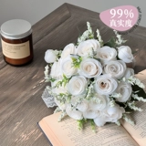 Брак и получить свидетельство о браке и держать цветок имитированный цветочный невест Регистрация свадебное свадебное предложение фотография реквизита бессмертный букет