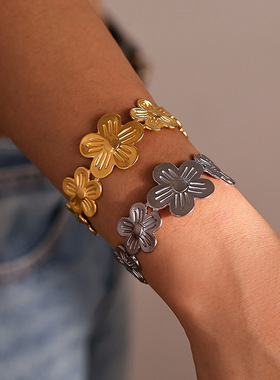 INS风花朵镂空开口手镯钛钢18K金跨境时尚高端首饰可调节手饰组合