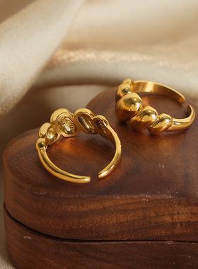 简约个性时尚百搭几何型饰品雕刻牛角包造型设计钛钢镀金开口戒指