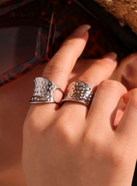 钛钢锤纹宽面开口可调节戒指镀18k金高端饰品个性气质百搭食指戒