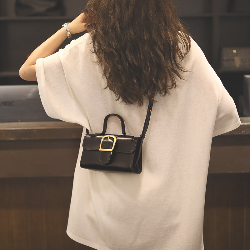 法国小众女2022新款潮百搭真皮包包 名雅娜女士包袋