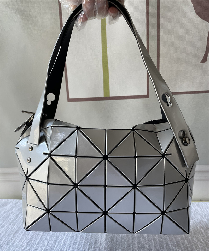 日本2022新款手提菱格腋下手拎包 欧诺杰女士包袋