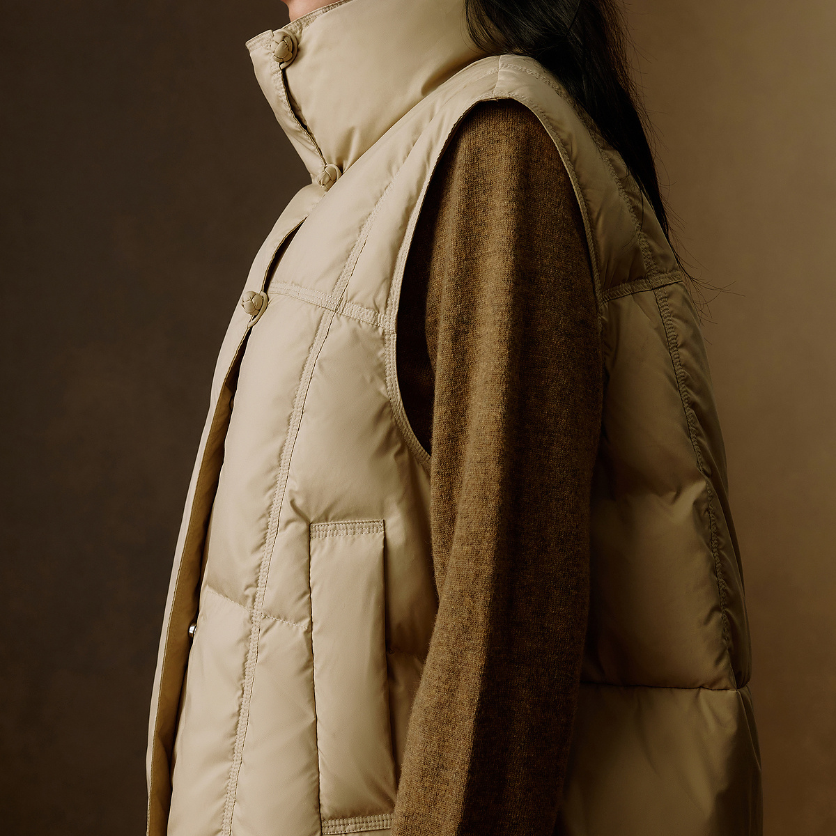 VGRASS维格娜丝冬季轻奢鹅绒马夹简约流行无袖百搭保暖羽绒马甲女 - 图1