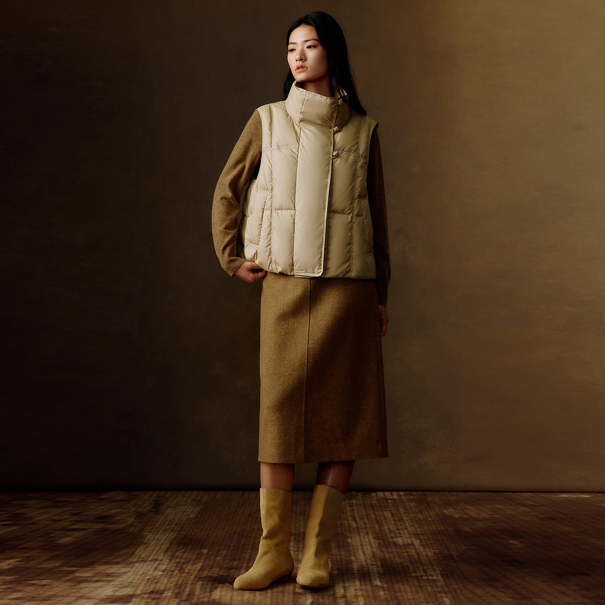 VGRASS维格娜丝冬季轻奢鹅绒马夹简约流行无袖百搭保暖羽绒马甲女 - 图2