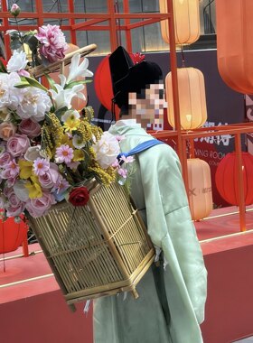 卖货郎簪花郎背篓历史文化街区