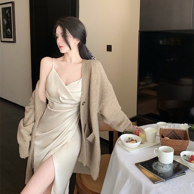 法式丝绸缎面港风性感开叉连衣裙 欧汐沫连衣裙