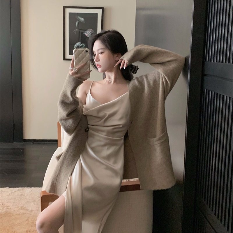 法式丝绸缎面港风性感开叉连衣裙 欧汐沫连衣裙