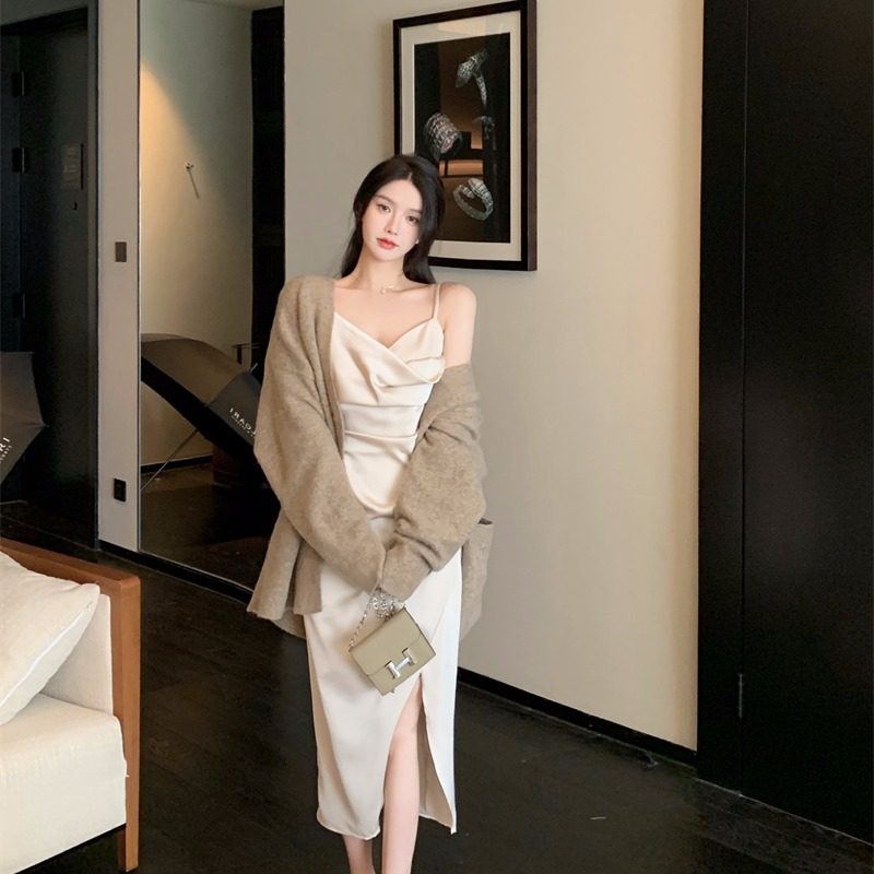 法式丝绸缎面港风性感开叉连衣裙 欧汐沫连衣裙