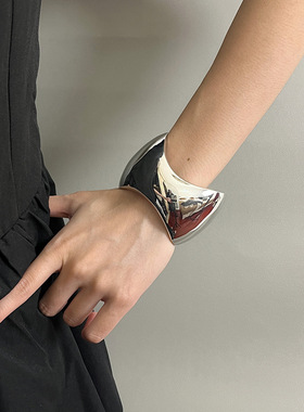 日系coopkoop欧美重工不规则波浪开口手镯轻奢小众高级感光面