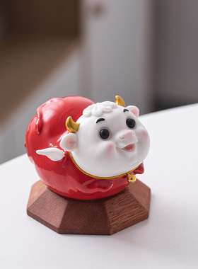 创意可爱陶瓷飞天牛摆件招财家居桌面装饰车载吉祥物生肖牛工艺品