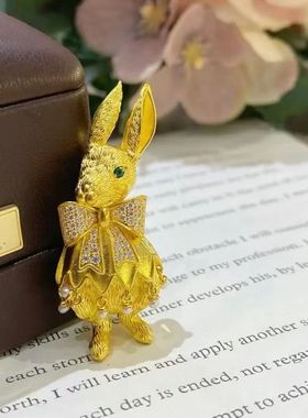 2025新款爆款小众设计感高级轻奢气质百搭时尚个性滴油小兔子吊坠