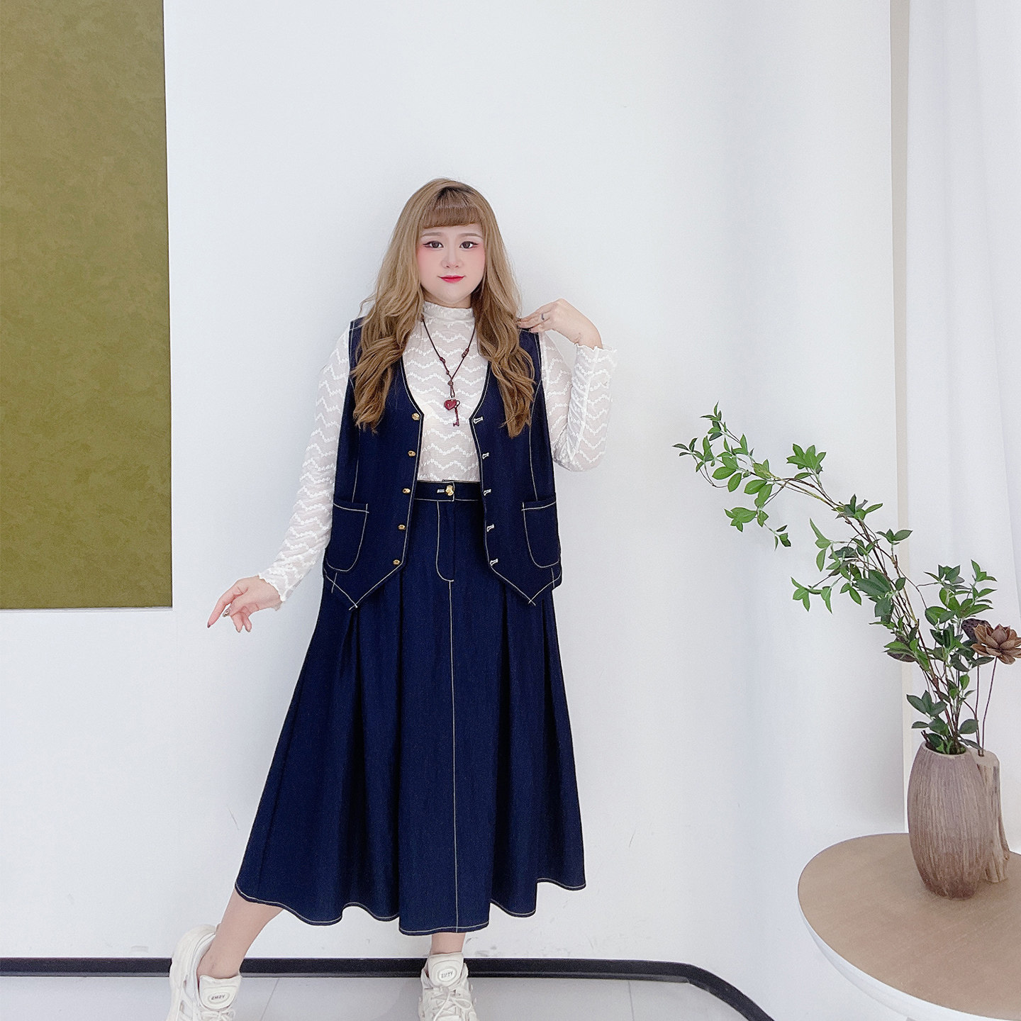 胖莹莹大码女装高级感复古老钱风明线仿牛仔显瘦马甲半身裙套装,淘宝优惠券,粉丝福利购,淘宝优惠卷