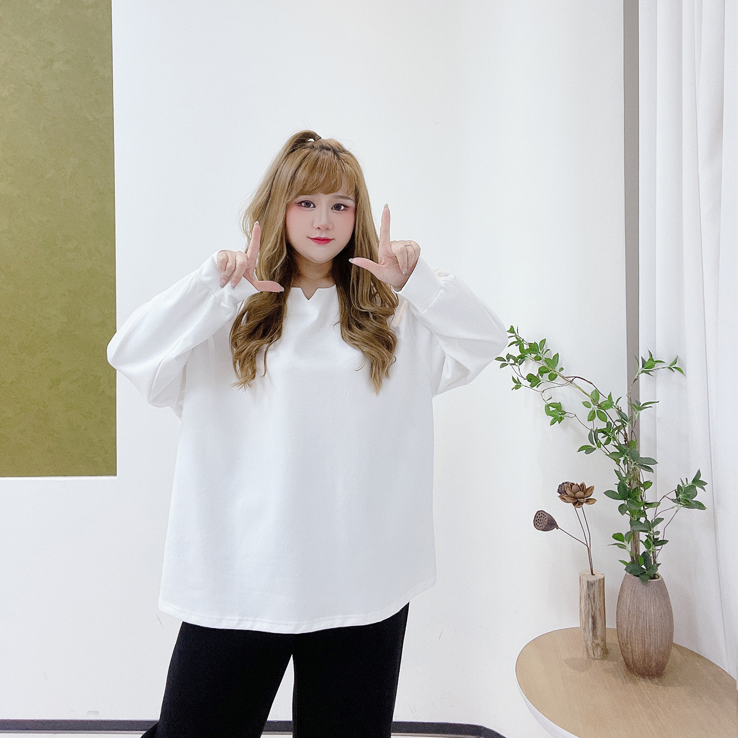 300斤胖莹莹大码女装韩系简约宽松百搭休闲减龄圆领加肥遮肉卫衣,淘宝优惠券,粉丝福利购,淘宝优惠卷