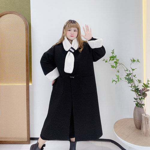 300斤胖莹莹大码女装胖mm围脖新年氛围感夹棉牛角扣加厚呢大衣 - 图1