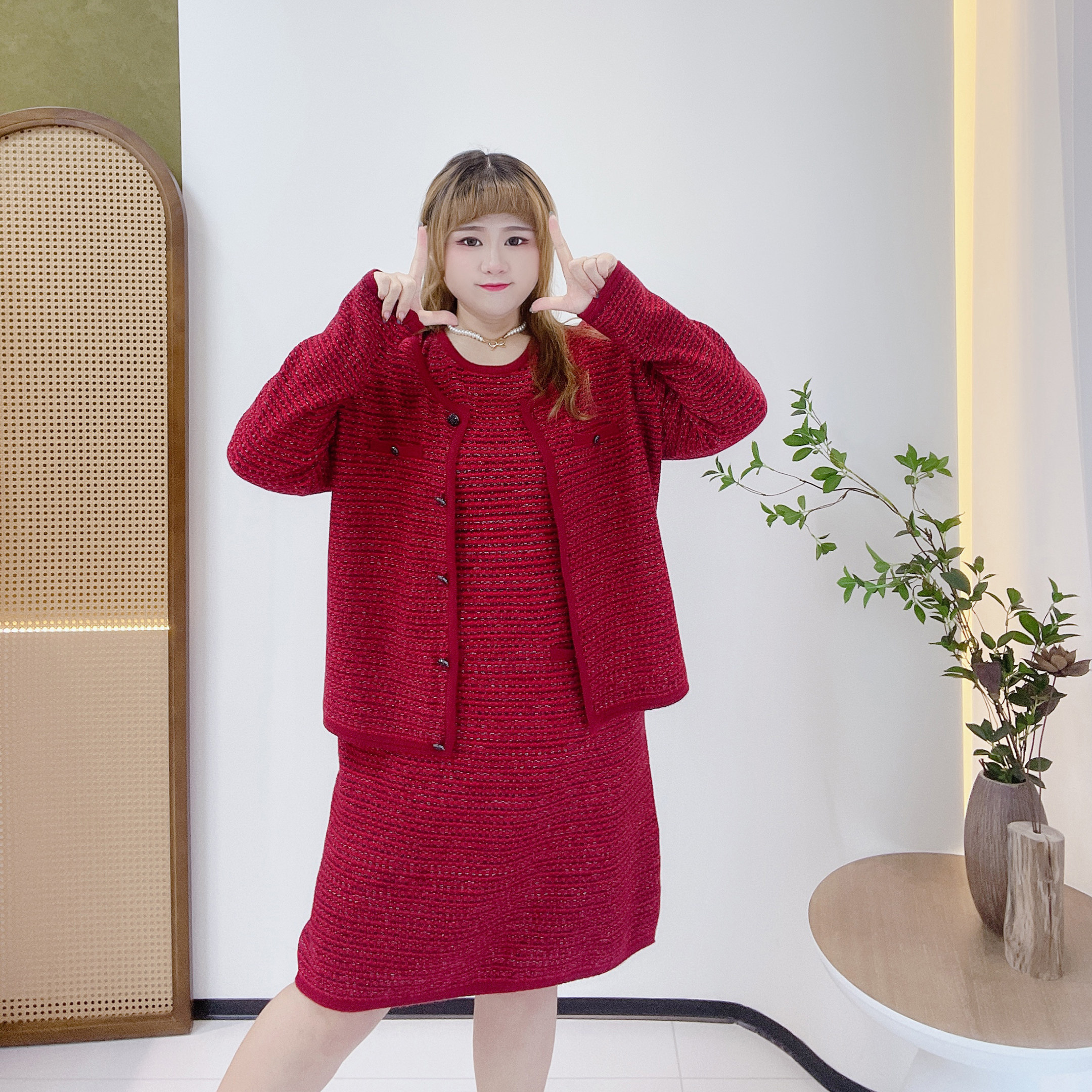 高级感新年红色小香风连衣裙针织弹力胖莹莹大码女装胖mm遮肉外套,淘宝优惠券,粉丝福利购,淘宝优惠卷