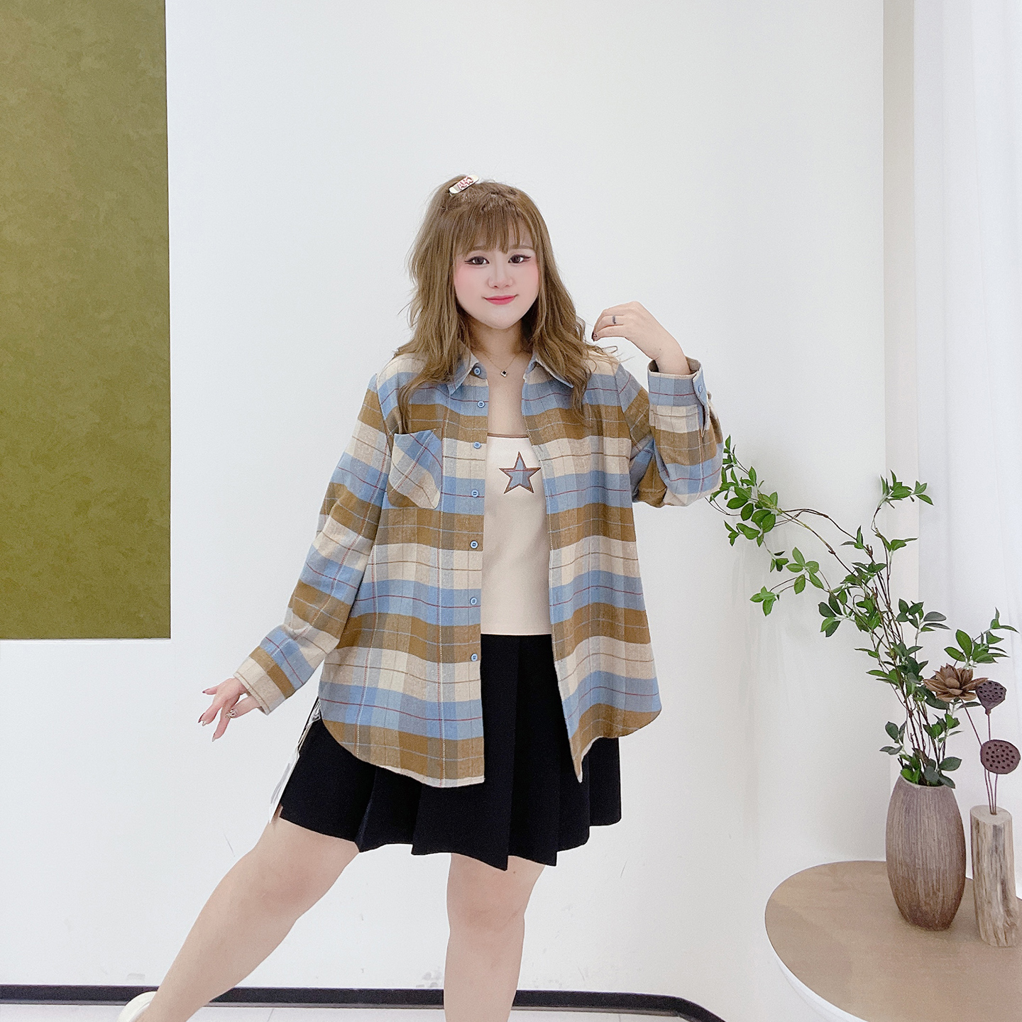 复古千禧风胖莹莹大码女装秋款韩系少女感格纹慵懒风吊带衬衫套装 - 图1